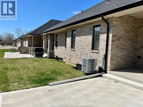 404 Westcott Amherstburg ON N9V 4C5