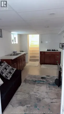 1364 Mckay Avenue Windsor ON N9B 2B2