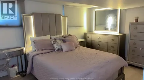 1364 Mckay Avenue Windsor ON N9B 2B2