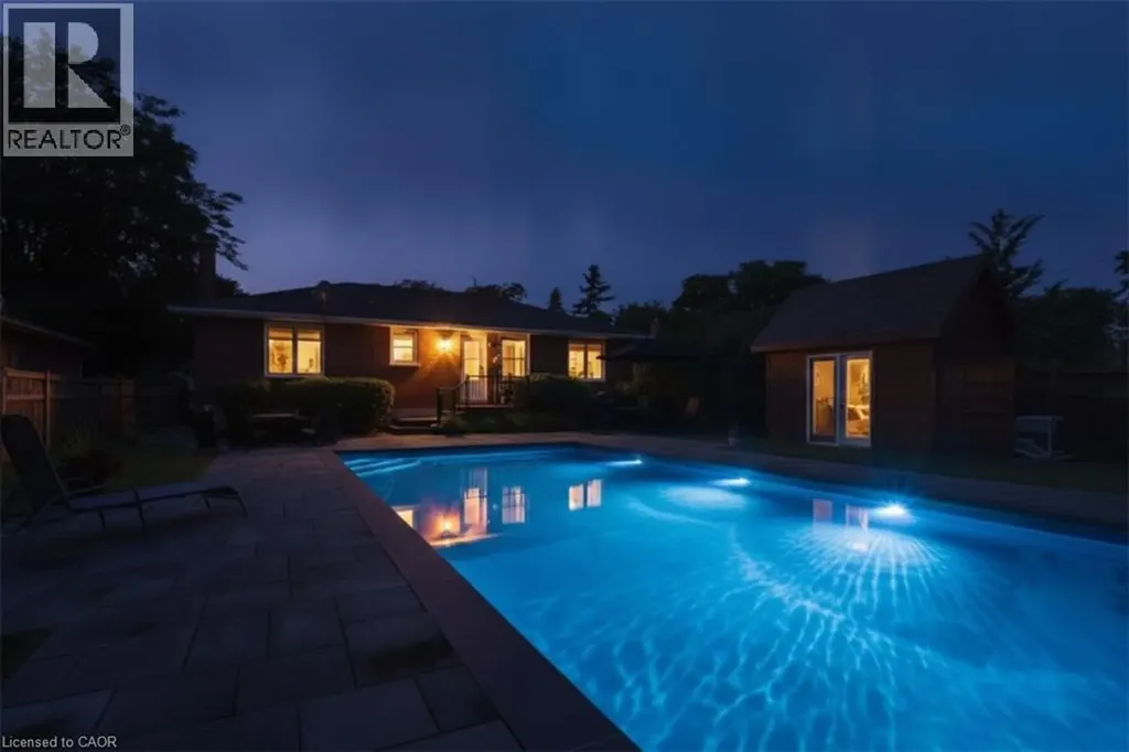 1087 Maplehurst Avenue Burlington ON L7T 3G3