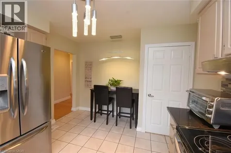 1087 Maplehurst Avenue Burlington ON L7T 3G3