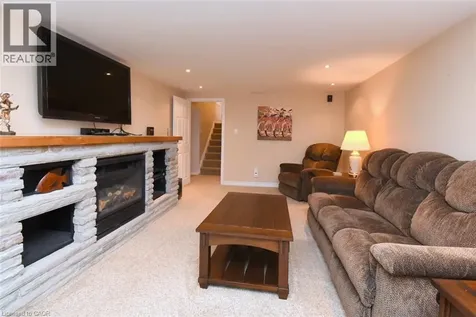 1087 Maplehurst Avenue Burlington ON L7T 3G3
