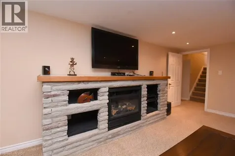 1087 Maplehurst Avenue Burlington ON L7T 3G3