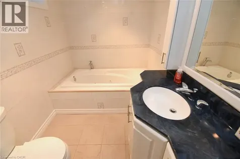 1087 Maplehurst Avenue Burlington ON L7T 3G3