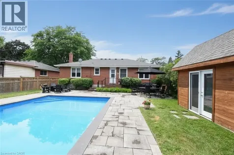 1087 Maplehurst Avenue Burlington ON L7T 3G3