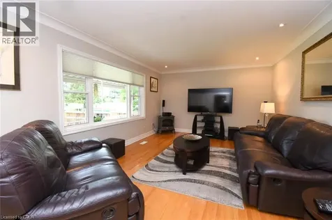 1087 Maplehurst Avenue Burlington ON L7T 3G3