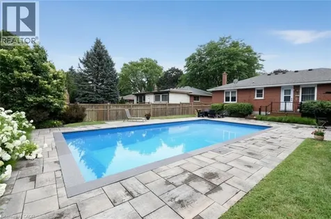 1087 Maplehurst Avenue Burlington ON L7T 3G3