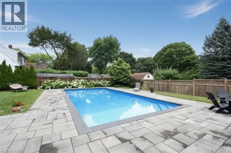 1087 Maplehurst Avenue Burlington ON L7T 3G3