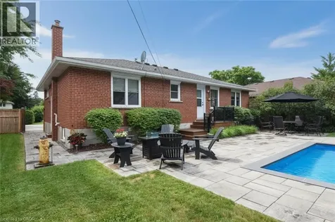 1087 Maplehurst Avenue Burlington ON L7T 3G3