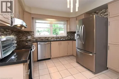 1087 Maplehurst Avenue Burlington ON L7T 3G3