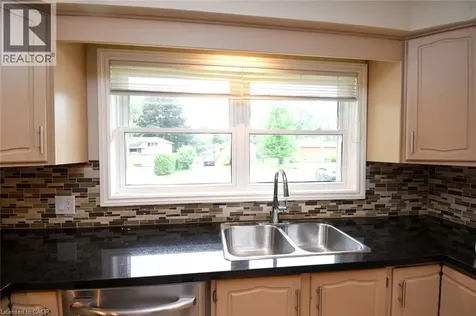 1087 Maplehurst Avenue Burlington ON L7T 3G3