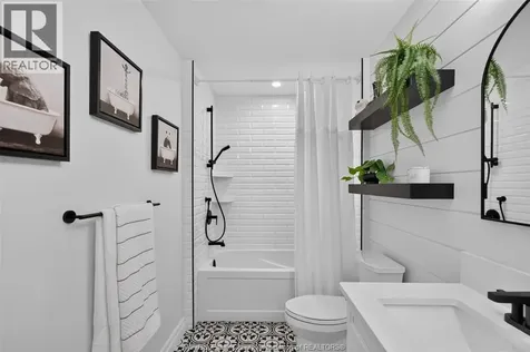 1030 Lark Street Lasalle ON N9H 0G1