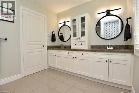 4299 Lakeshore Road Burlington ON L7L 1A7