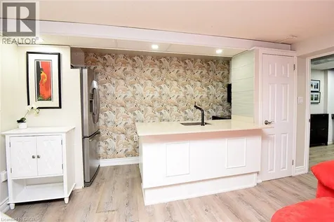 4299 Lakeshore Road Burlington ON L7L 1A7