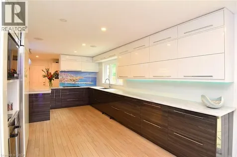 4299 Lakeshore Road Burlington ON L7L 1A7
