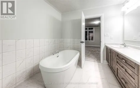 285 Raspberry Place Waterloo ON N2V 0H3