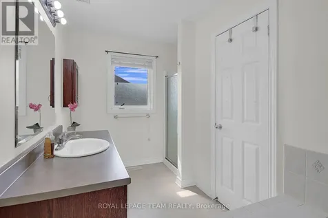 159 Tacom Circle Ottawa ON K2G 4R1