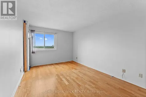 1599 Lassiter Terrace Ottawa ON K1J 8R6