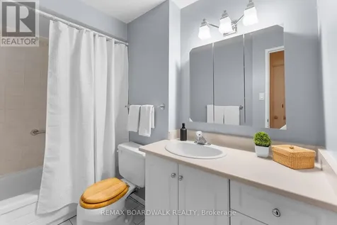 1599 Lassiter Terrace Ottawa ON K1J 8R6