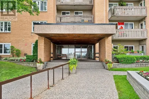 1599 Lassiter Terrace Ottawa ON K1J 8R6