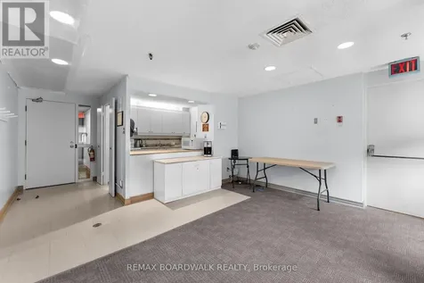 1599 Lassiter Terrace Ottawa ON K1J 8R6