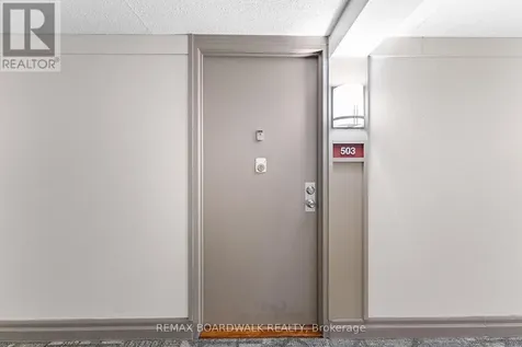 1599 Lassiter Terrace Ottawa ON K1J 8R6