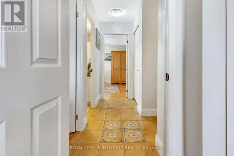 11 Glencoe Street Ottawa ON K2H 8S5