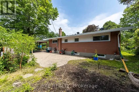 2097 Kingsley Road Ottawa ON K2C 2X6