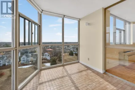 2760 Carousel Crescent Ottawa ON K1T 2N4