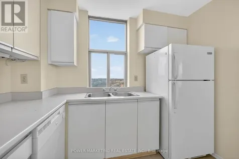 2760 Carousel Crescent Ottawa ON K1T 2N4