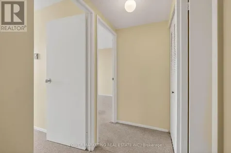 2760 Carousel Crescent Ottawa ON K1T 2N4