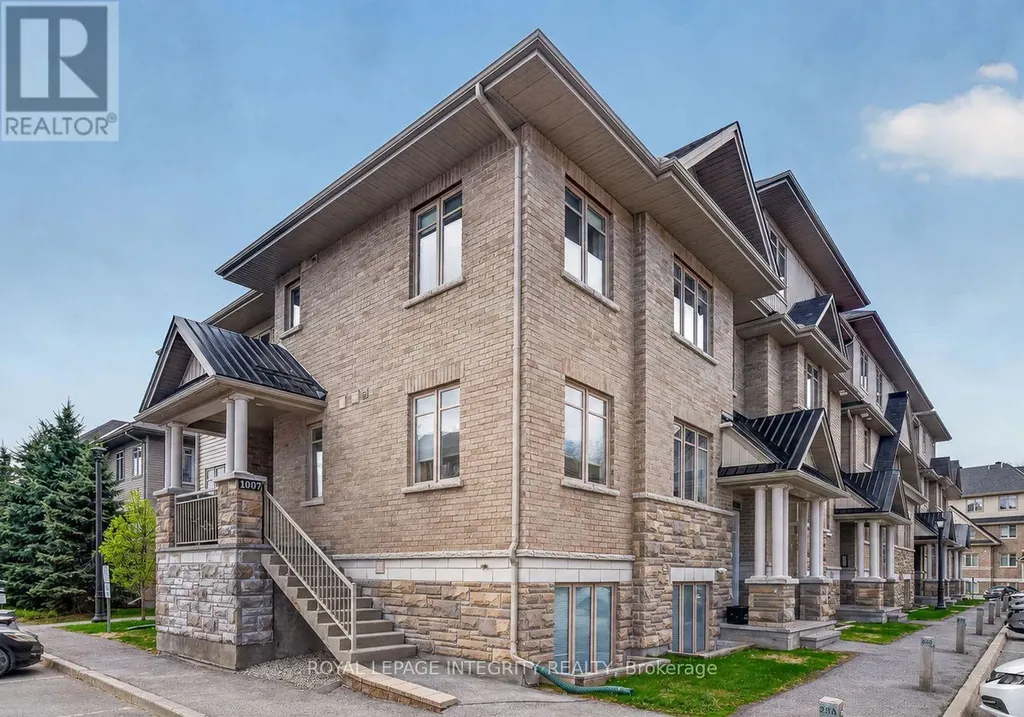 1007 Beryl Private Ottawa ON K1V 2M4