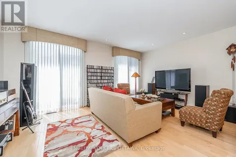210 West Village Private Ottawa ON K1Z 1E4