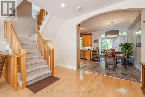 210 West Village Private Ottawa ON K1Z 1E4