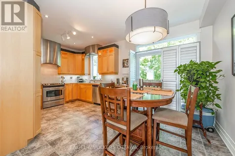 210 West Village Private Ottawa ON K1Z 1E4