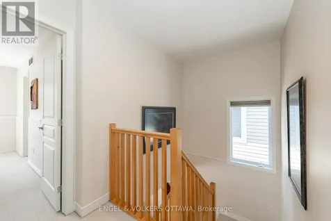 210 West Village Private Ottawa ON K1Z 1E4