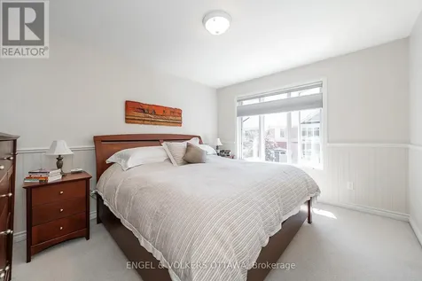 210 West Village Private Ottawa ON K1Z 1E4