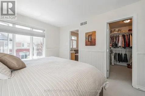 210 West Village Private Ottawa ON K1Z 1E4