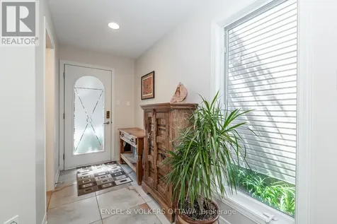 210 West Village Private Ottawa ON K1Z 1E4