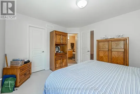 210 West Village Private Ottawa ON K1Z 1E4