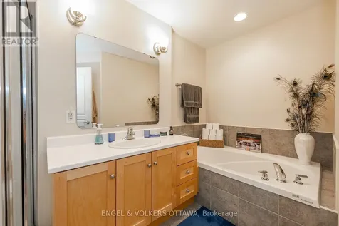210 West Village Private Ottawa ON K1Z 1E4