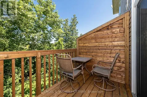 210 West Village Private Ottawa ON K1Z 1E4