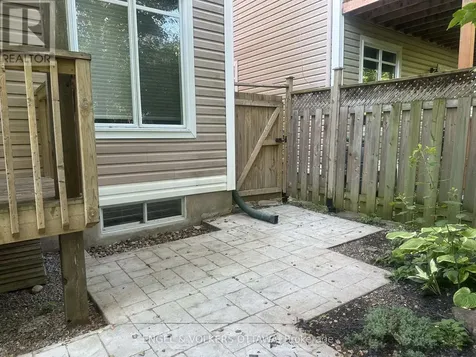 210 West Village Private Ottawa ON K1Z 1E4
