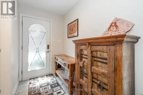 210 West Village Private Ottawa ON K1Z 1E4