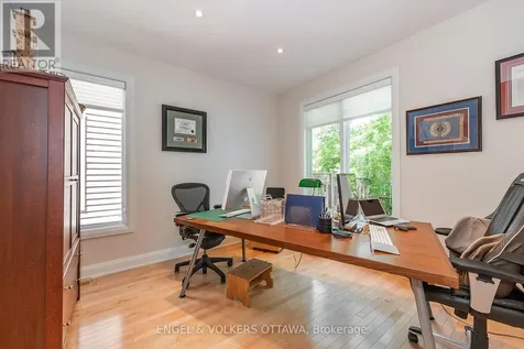210 West Village Private Ottawa ON K1Z 1E4