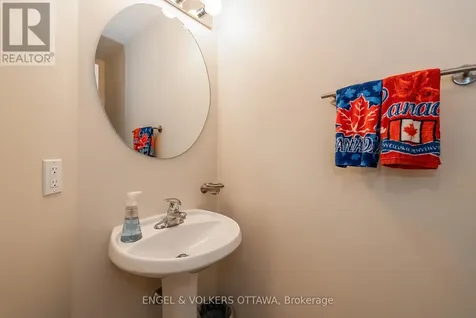 210 West Village Private Ottawa ON K1Z 1E4