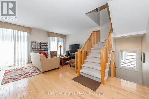 210 West Village Private Ottawa ON K1Z 1E4
