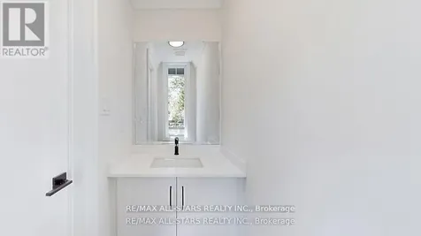 48 Third Avenue South Uxbridge ON L9P 1K5