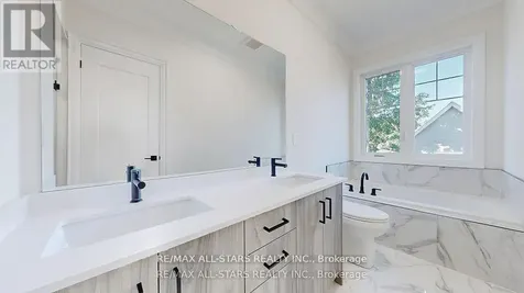 48 Third Avenue South Uxbridge ON L9P 1K5