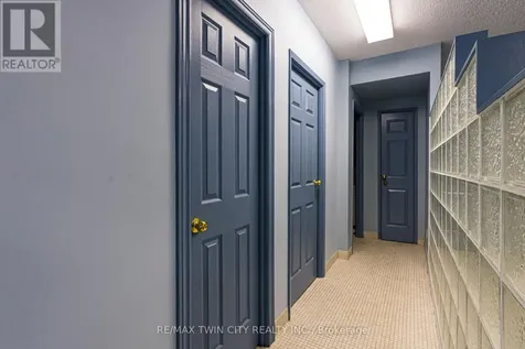 9 Bonheur Court Brantford ON N3P 1Z5